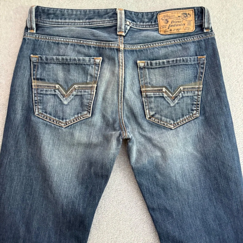 Diesel Larkee Mens 30x32 Regular Straight Jeans Blue Wash 008J4 Button Fly